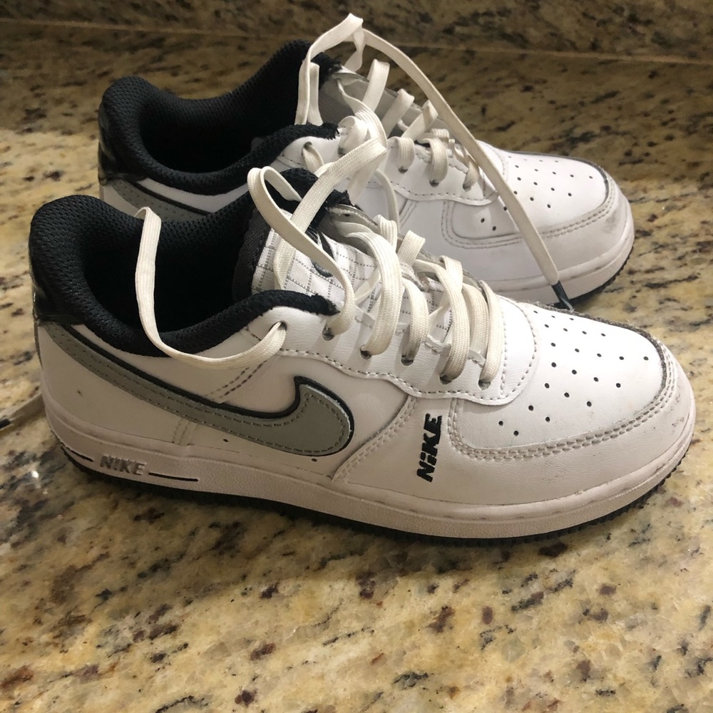 Nike boys air force 12.5
